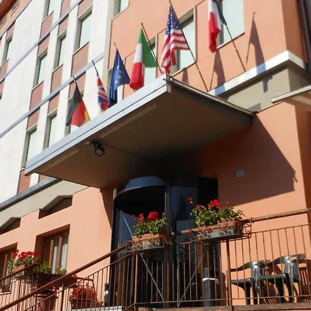 Szálloda Pineta Pievepelago
